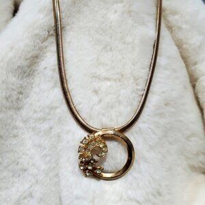 VINTAGE GOLDTONE PENDANT WITH GEMS  NECKLACE